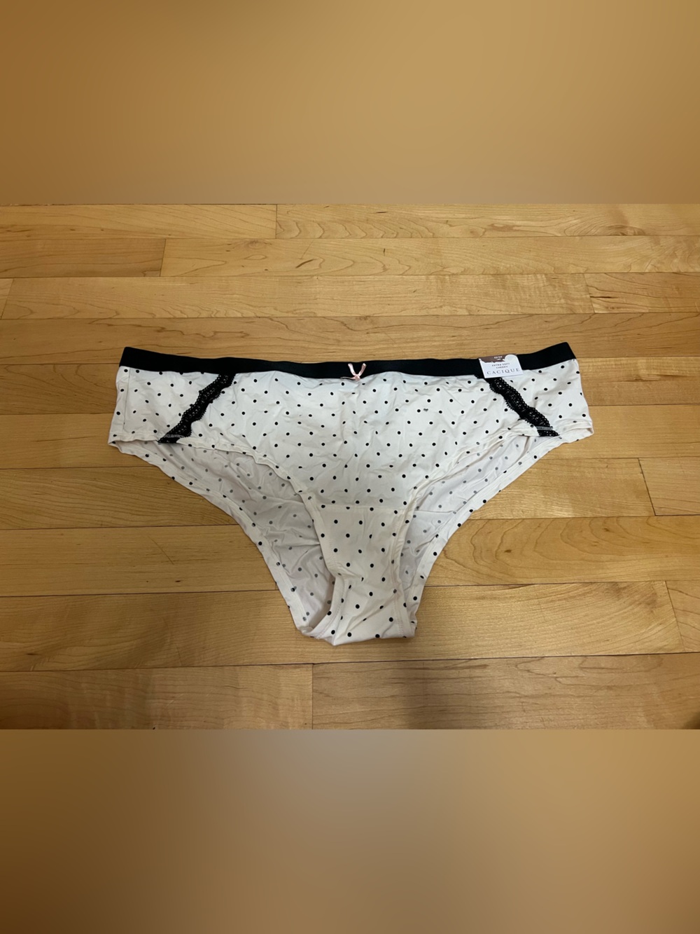 Cacique Extra Soft Cheeky Panty Size 22/24 White with Black Polka Dots NWT